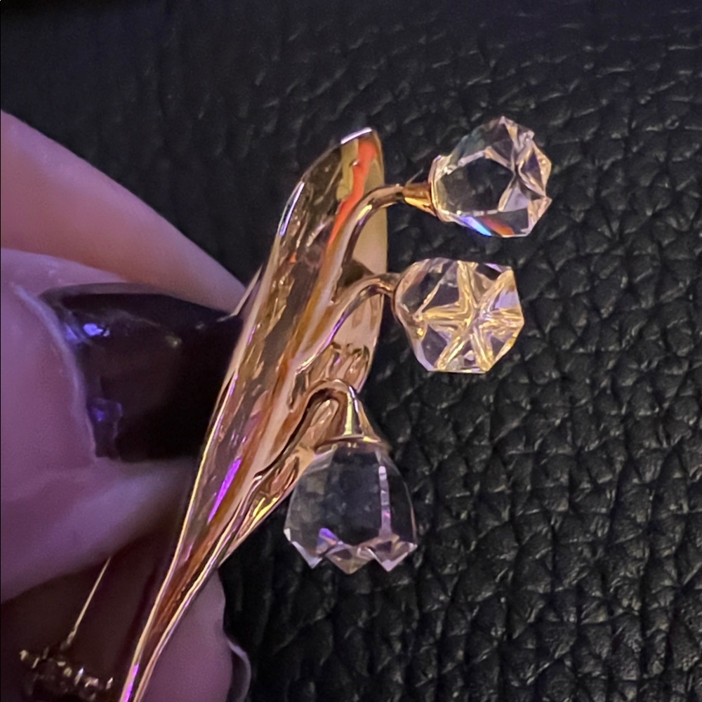 Swarovski Crystal Lilly Of the Valley Goldtone Brooch Stamped - Picture 4 of 10